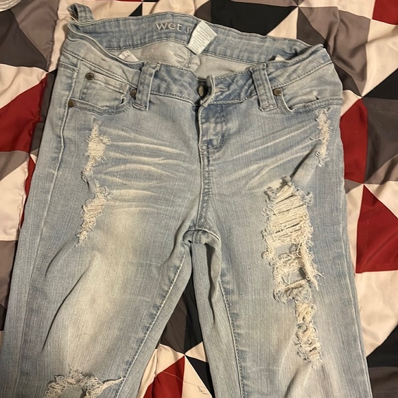 Size 1 skinny jeans color light blue with holes - Picture 1 of 3